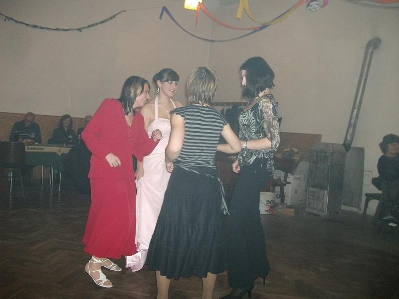 foto 027.jpg - A tannice - Andrea Burkov, Lucka Chybov, Tereza Lubovsk a Denisa Pazderov